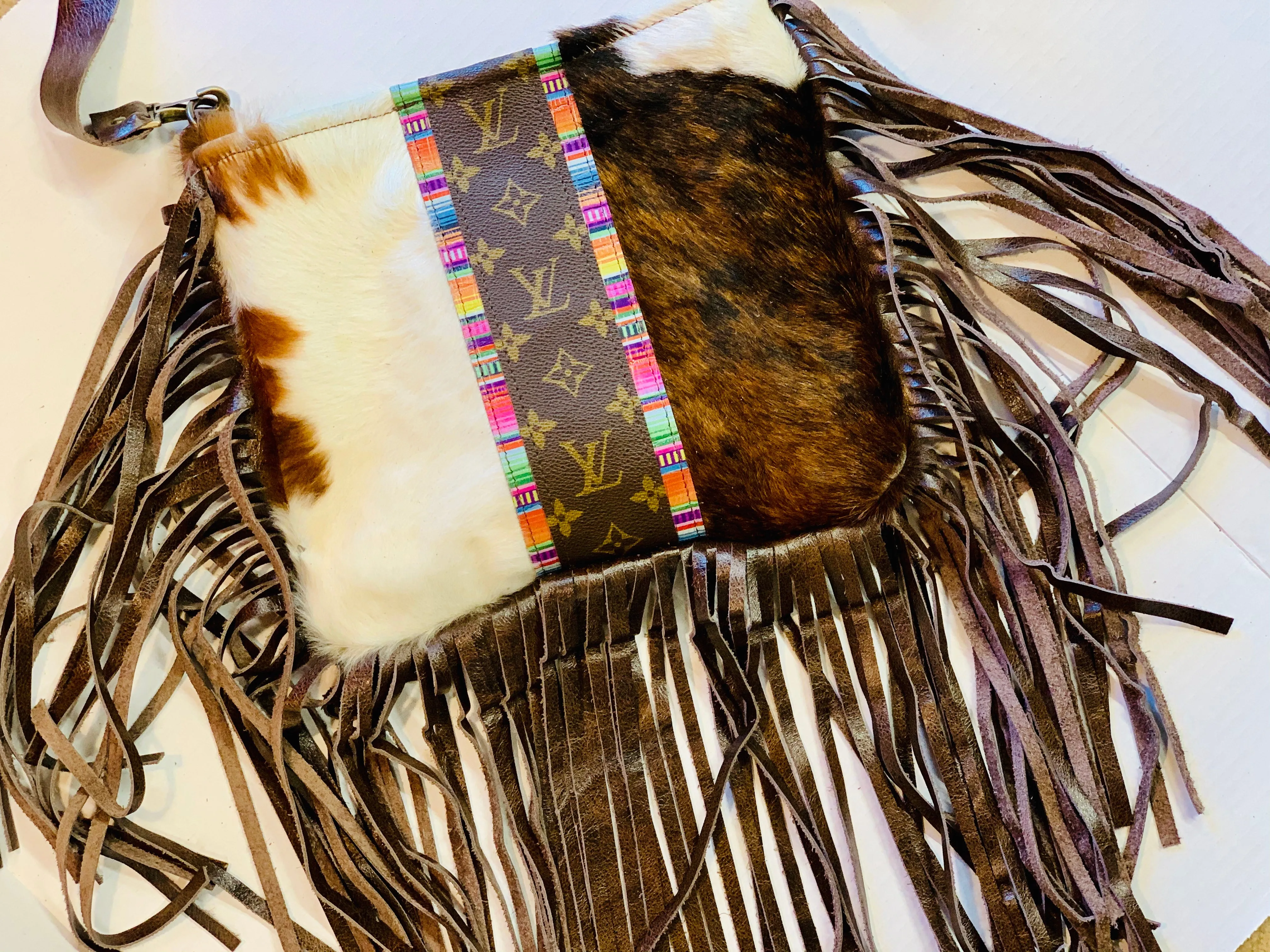 Medium Crossbody Kelsey, Tricolor HOH Strip of Serape