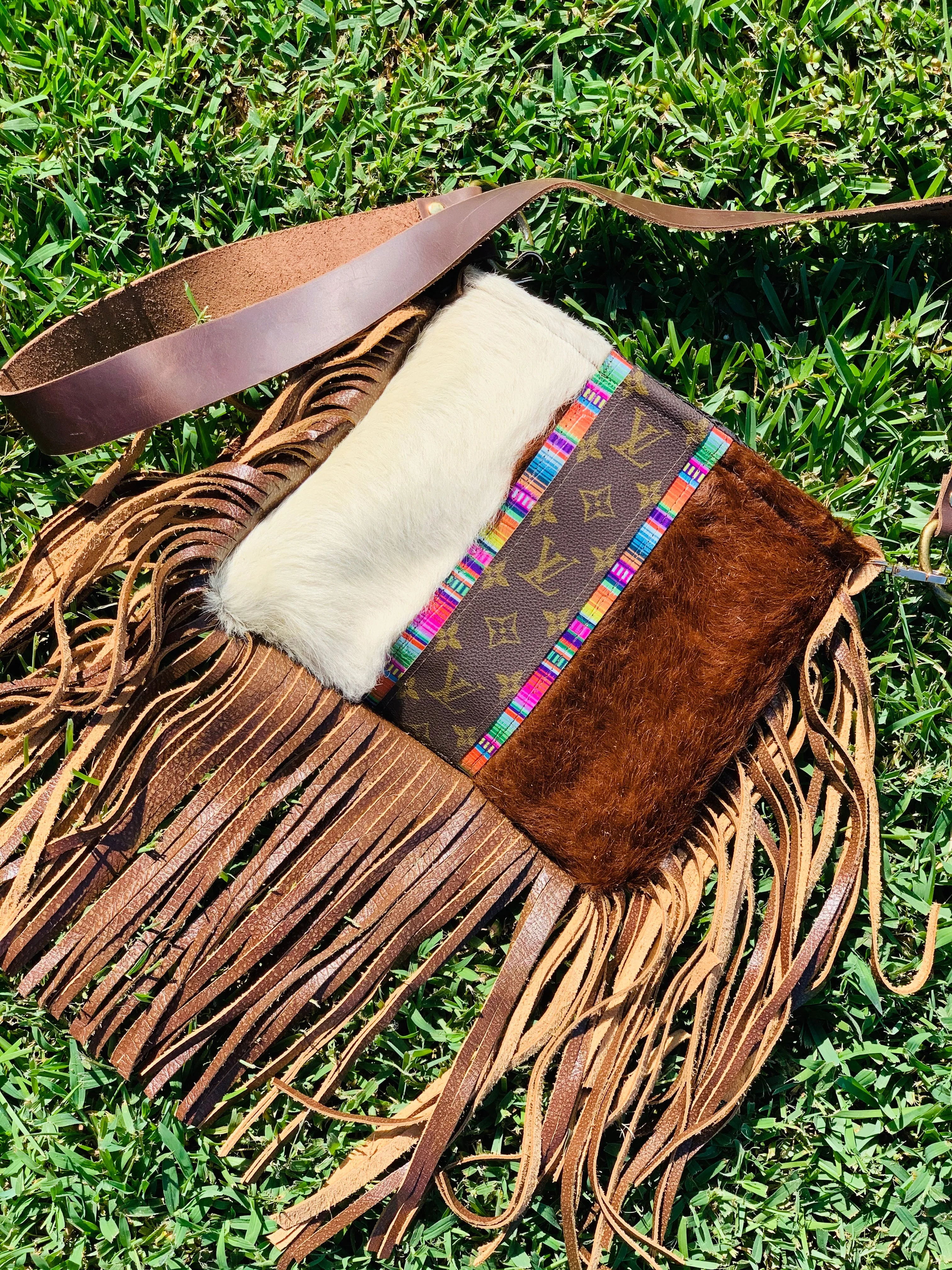Medium Crossbody Kelsey, Tricolor HOH Strip of Serape
