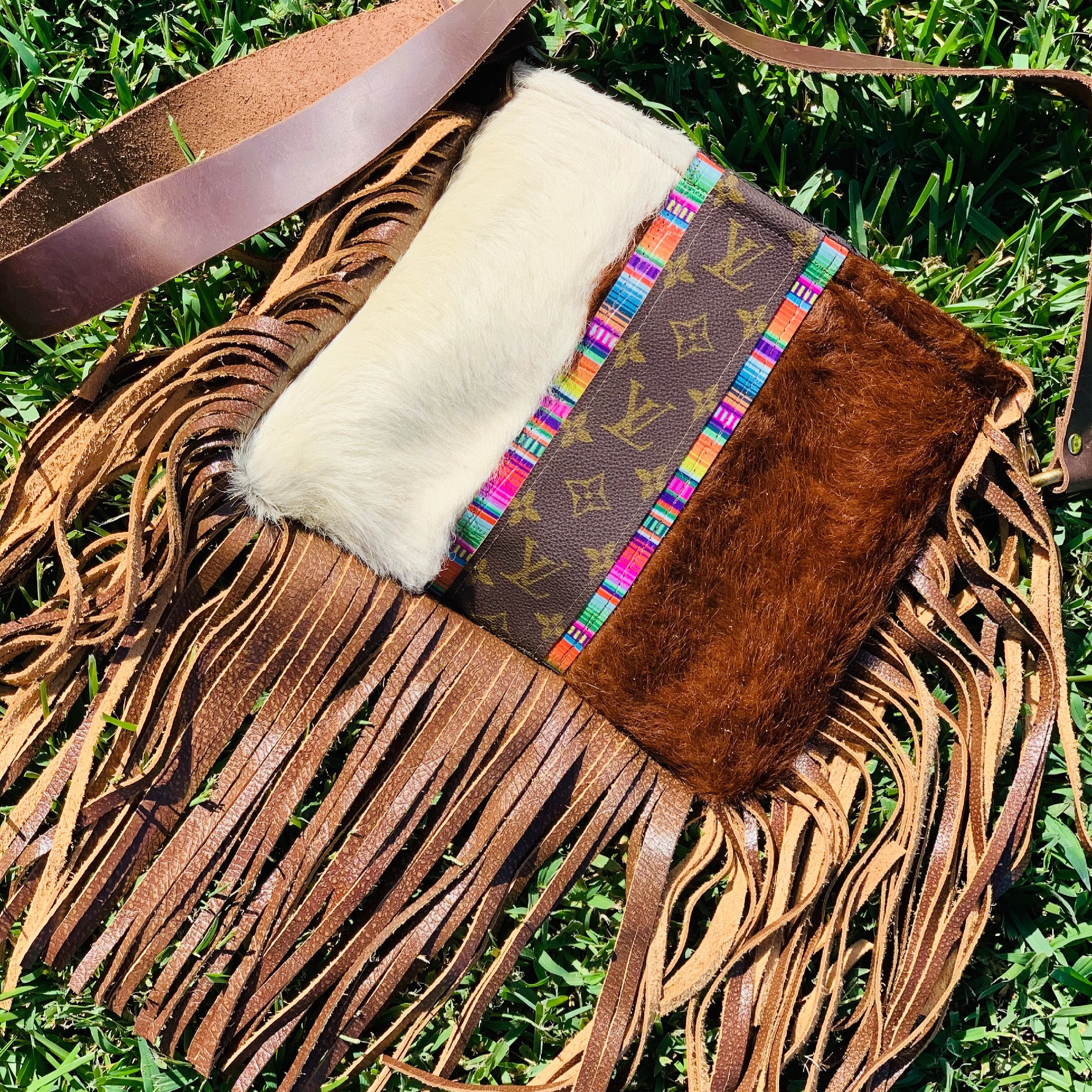 Medium Crossbody Kelsey, Tricolor HOH Strip of Serape