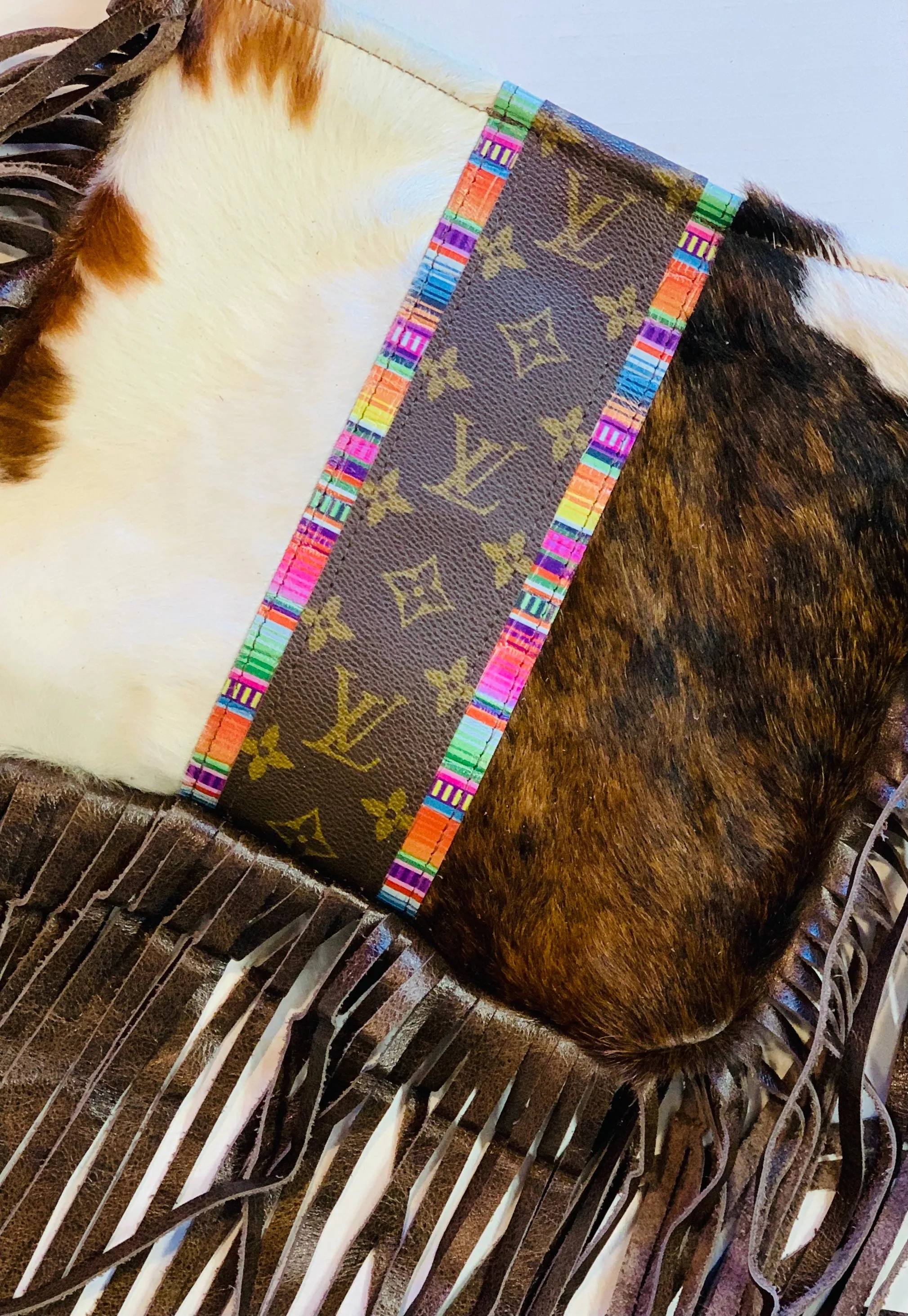 Medium Crossbody Kelsey, Tricolor HOH Strip of Serape